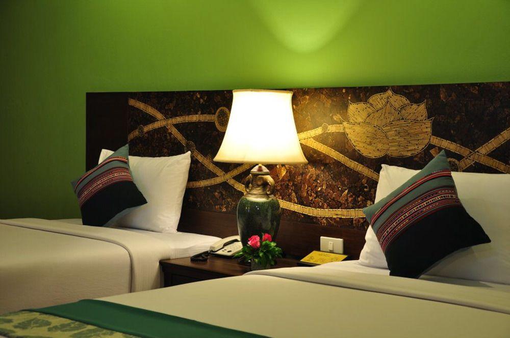 Empress Pattaya Hotel Exterior photo