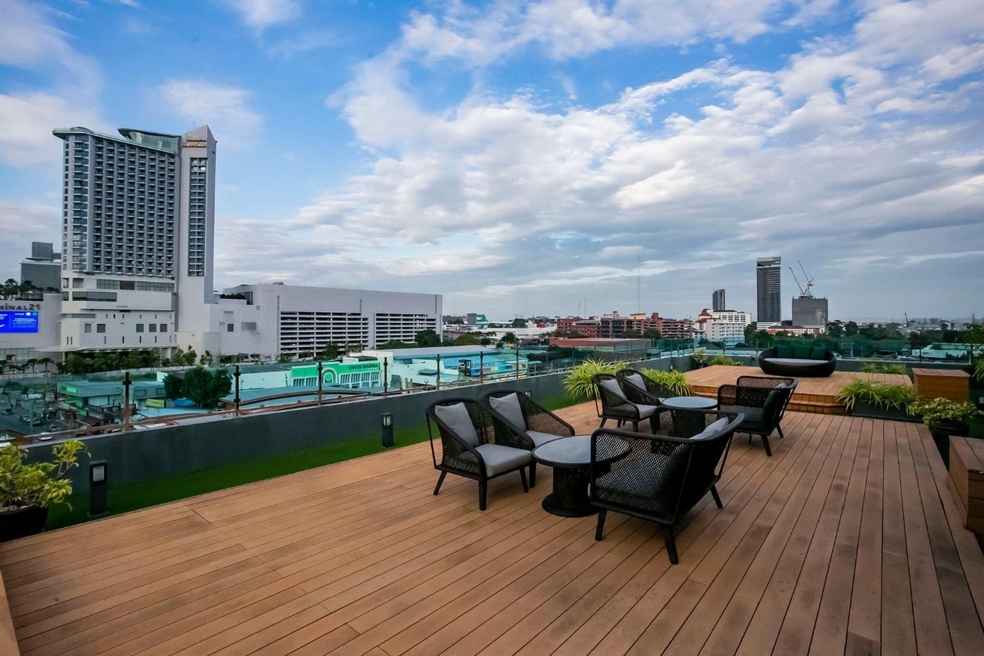 Empress Pattaya Hotel Exterior photo