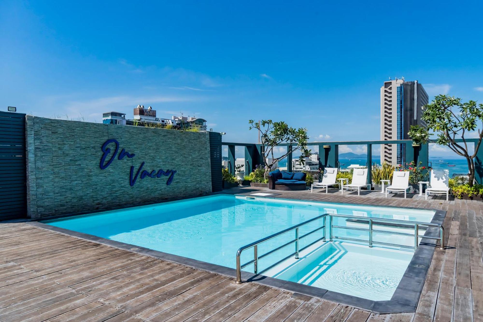 Empress Pattaya Hotel Exterior photo