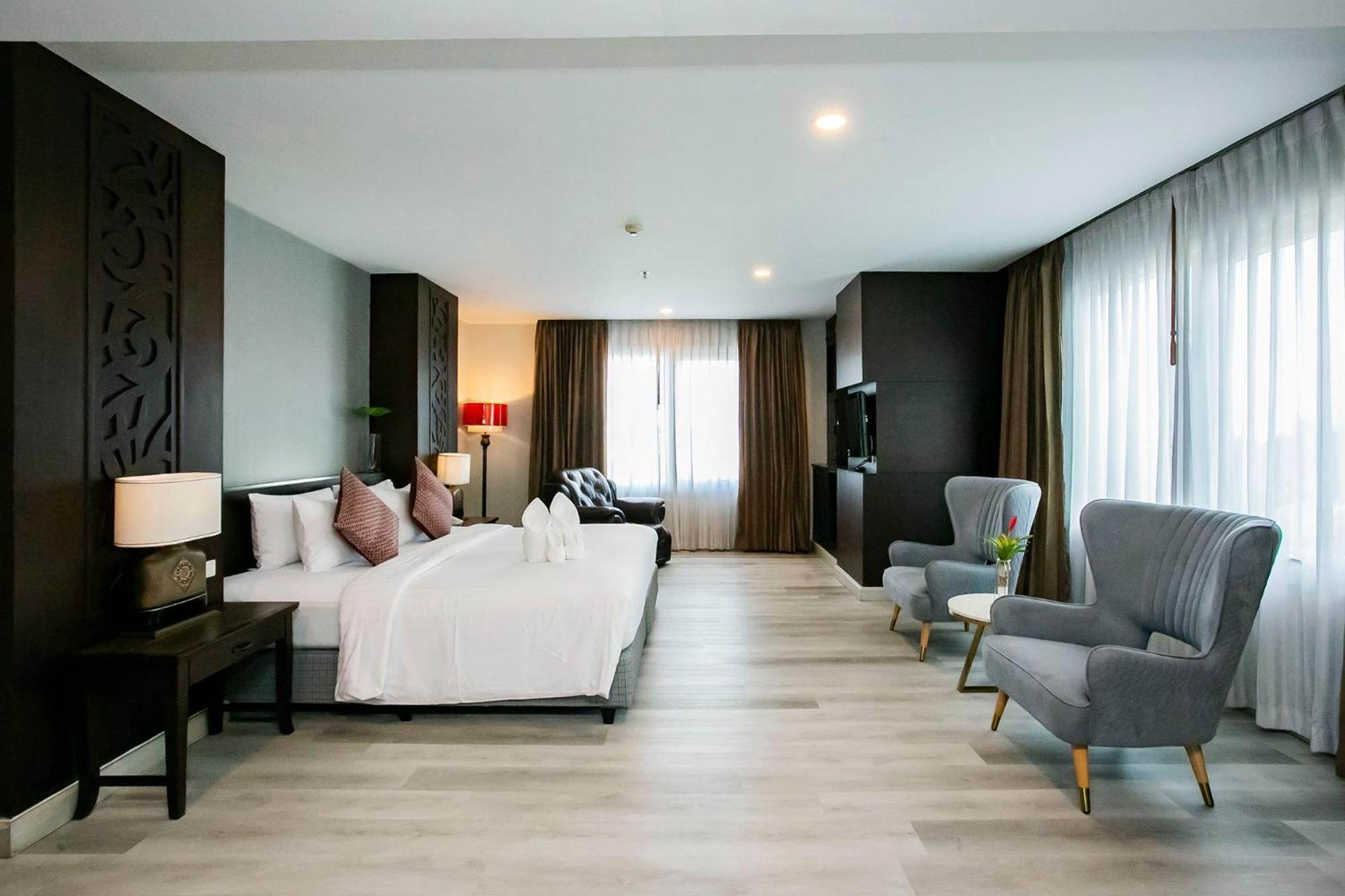 Empress Pattaya Hotel Exterior photo
