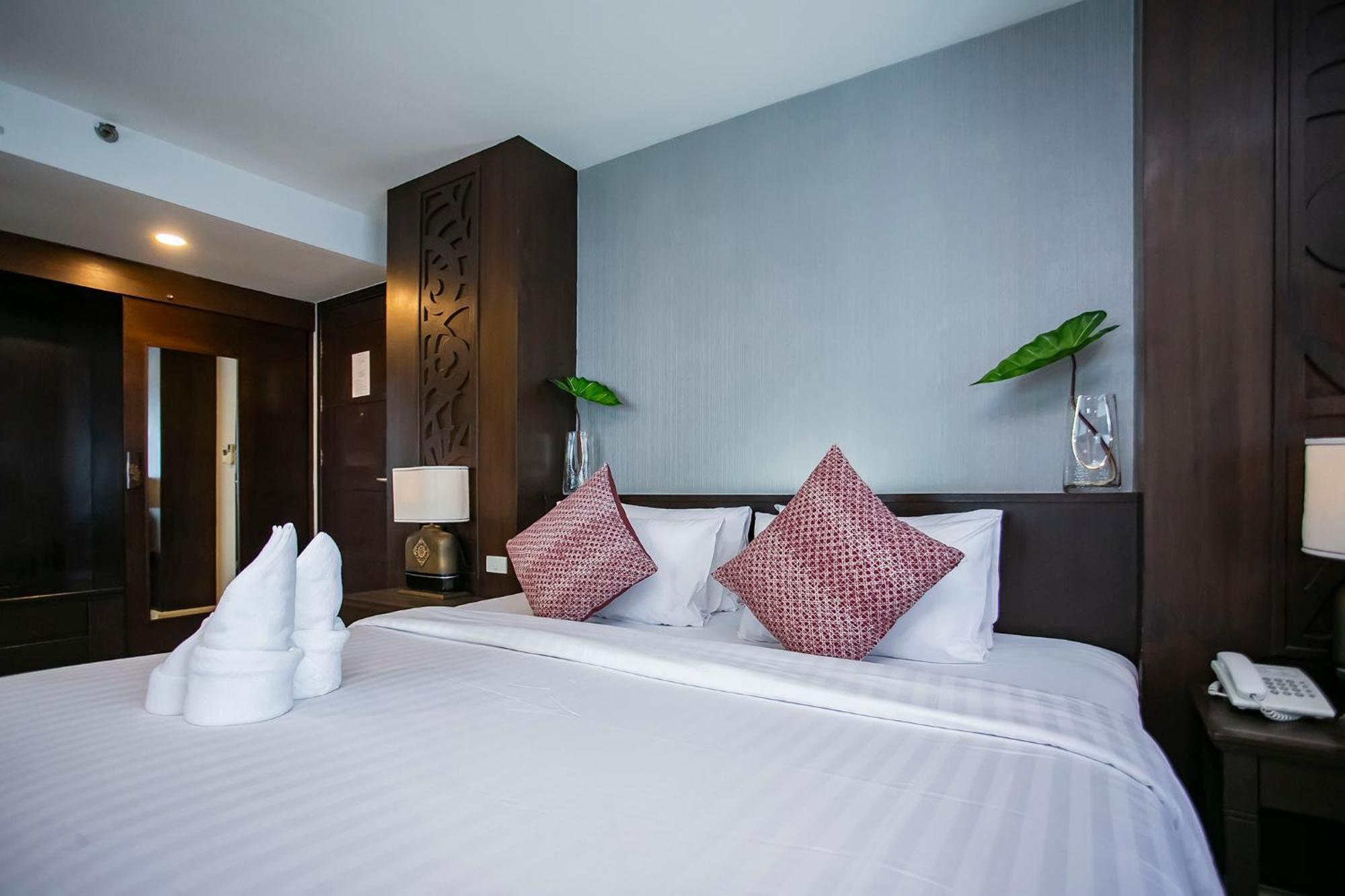 Empress Pattaya Hotel Exterior photo