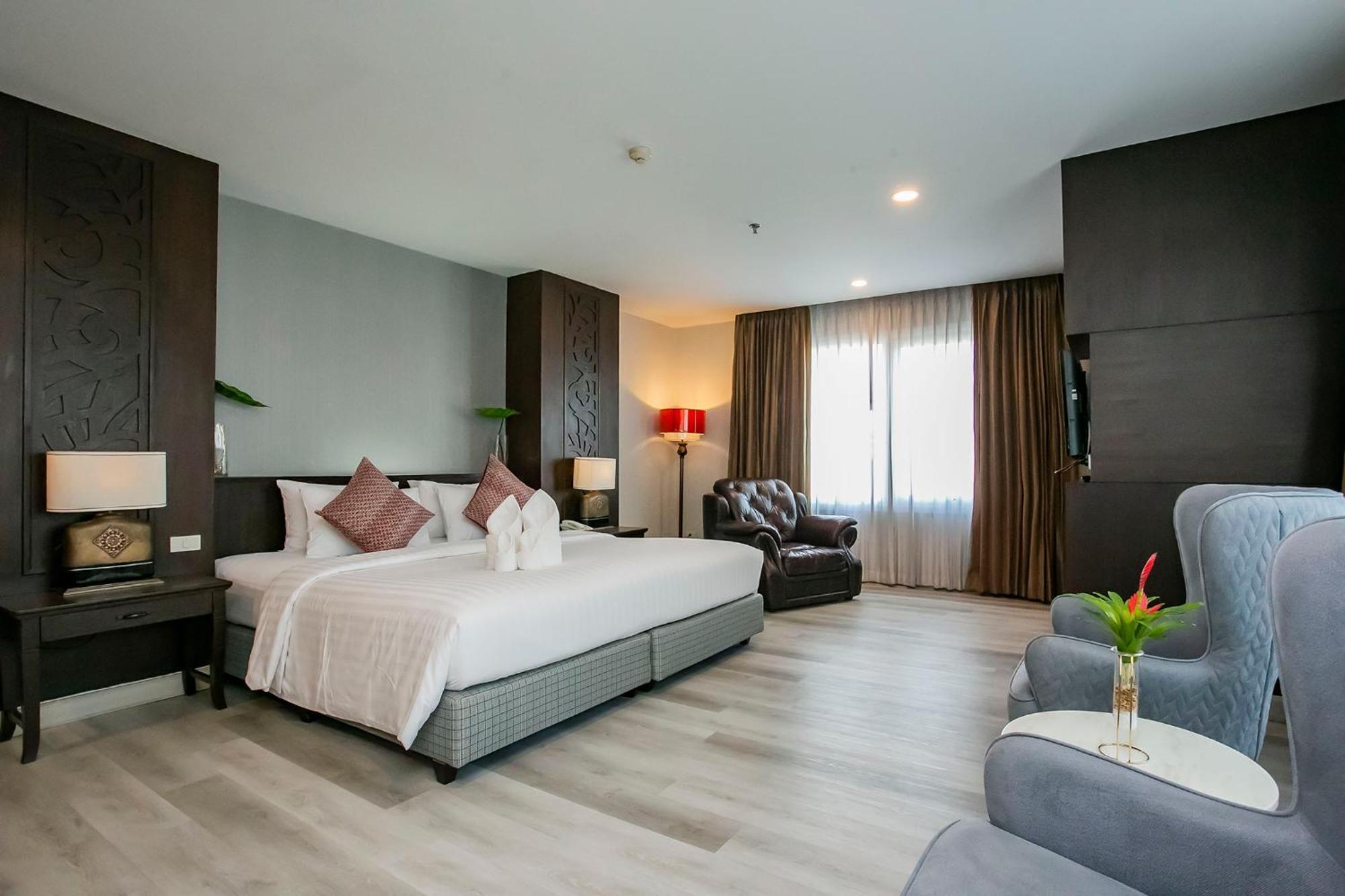 Empress Pattaya Hotel Exterior photo