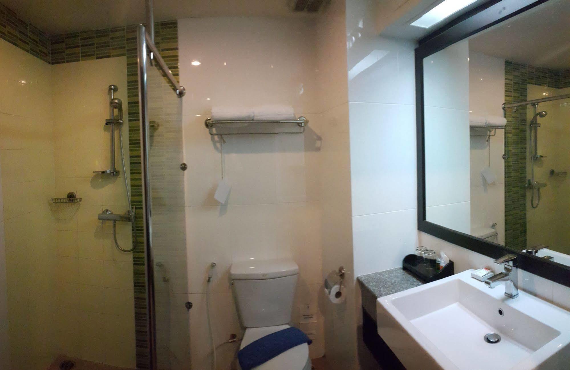 Empress Pattaya Hotel Exterior photo