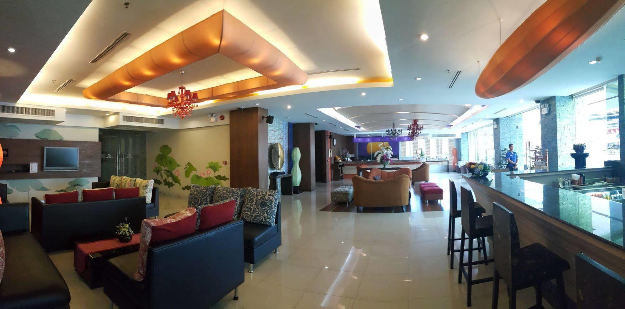 Empress Pattaya Hotel Exterior photo